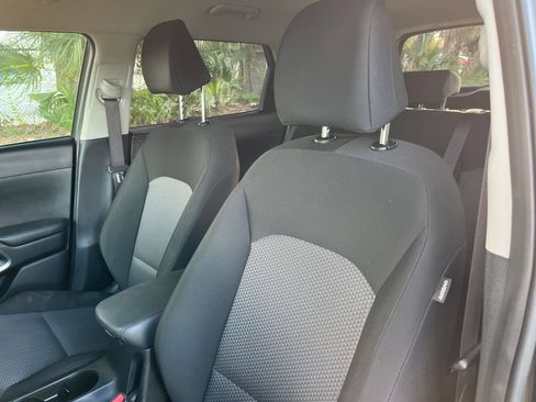 Used 2025 Kia Soul LX w/ LX Technology Package FWD image 29