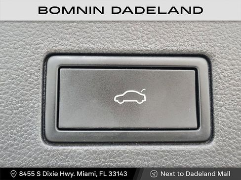 Used 2023 Volkswagen Atlas SEL image 8