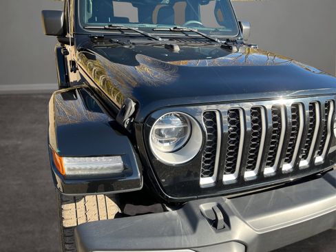 Used 2021 Jeep Wrangler Unlimited Sahara w/ Cold Weather Group image 35