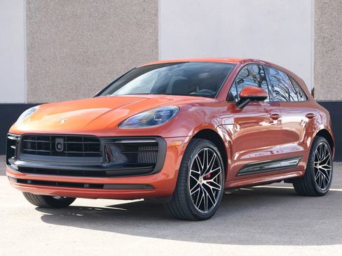 Used 2022 Porsche Macan GTS AWD/4WD image 3