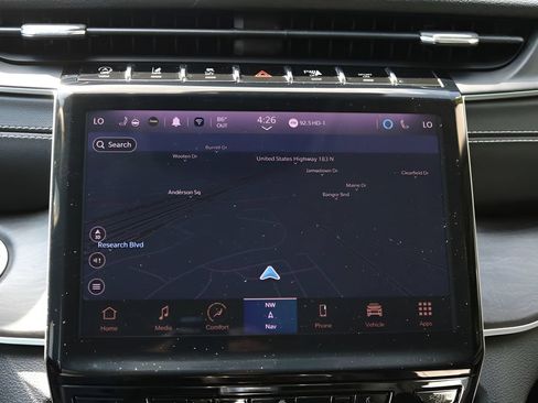 Used 2024 Jeep Grand Cherokee Limited RWD image 23