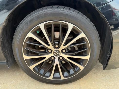 Used 2019 Toyota Camry SE FWD image 8