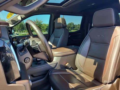 Used 2023 GMC Sierra 1500 Denali w/ Technology Package AWD/4WD image 19