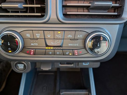 Certified 2024 Ford Maverick Lariat w/ Black Appearance Package image 17