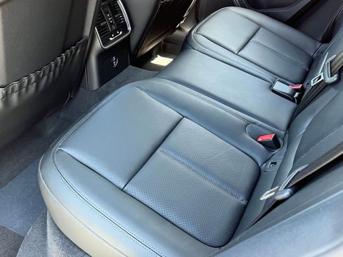 New 2026 Porsche Macan AWD/4WD image 19