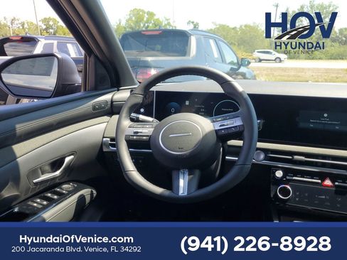 New 2025 Hyundai Santa Cruz Limited image 7