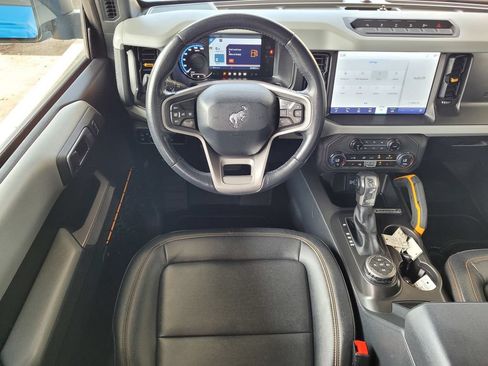Used 2023 Ford Bronco Badlands w/ Sasquatch Package AWD/4WD image 11