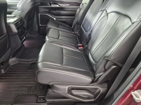 Used 2024 Jeep Wagoneer 4WD w/ Premium Group I image 29