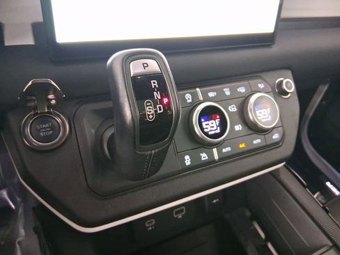 Used 2022 Land Rover Defender 110 X-Dynamic SE image 18