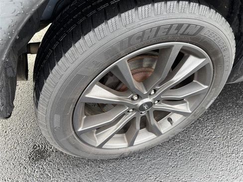 Used 2018 Ford Explorer XLT w/ Equipment Group 202A image 17