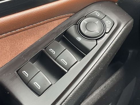 Certified 2019 Chevrolet Traverse High Country w/ LPO, Floor Liner Package AWD/4WD image 35