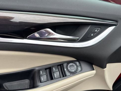 Certified 2018 Buick Enclave Essence image 13