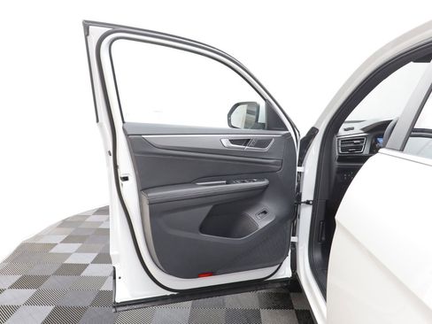 New 2026 Volkswagen Atlas Cross Sport SE image 5