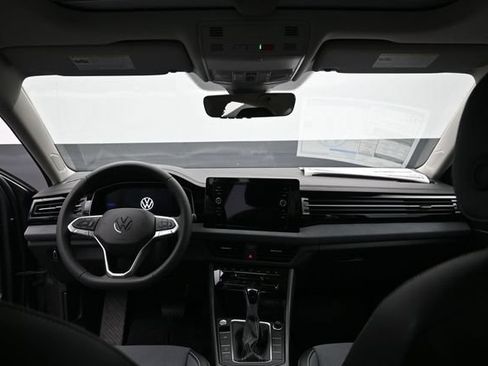 New 2026 Volkswagen Jetta SE FWD image 10