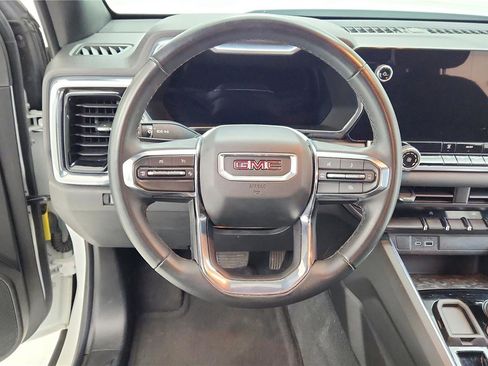 Used 2024 GMC Canyon Elevation image 27