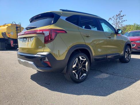 Certified 2024 Kia Seltos SX w/ SX Sunroof Package AWD/4WD image 4