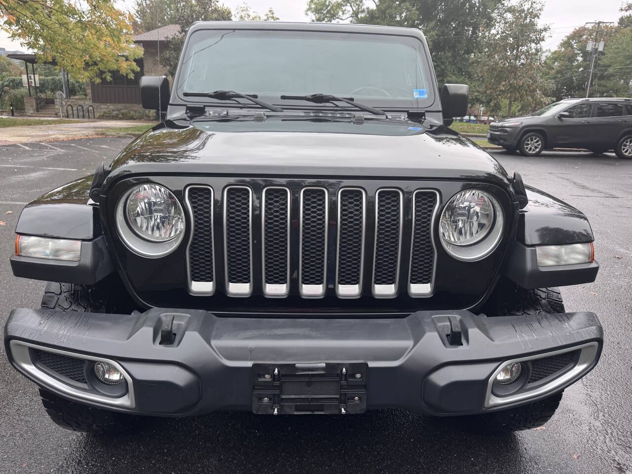 Used 2018 Jeep Wrangler Unlimited Sahara w/ Cold Weather Group AWD/4WD image 38