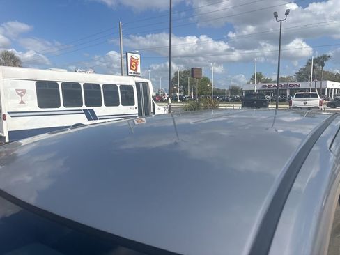 Used 2013 Honda Odyssey LX image 17