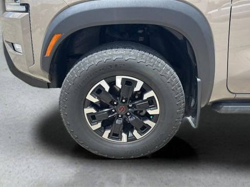 Used 2024 Nissan Frontier PRO-4X w/ Technology Package image 15