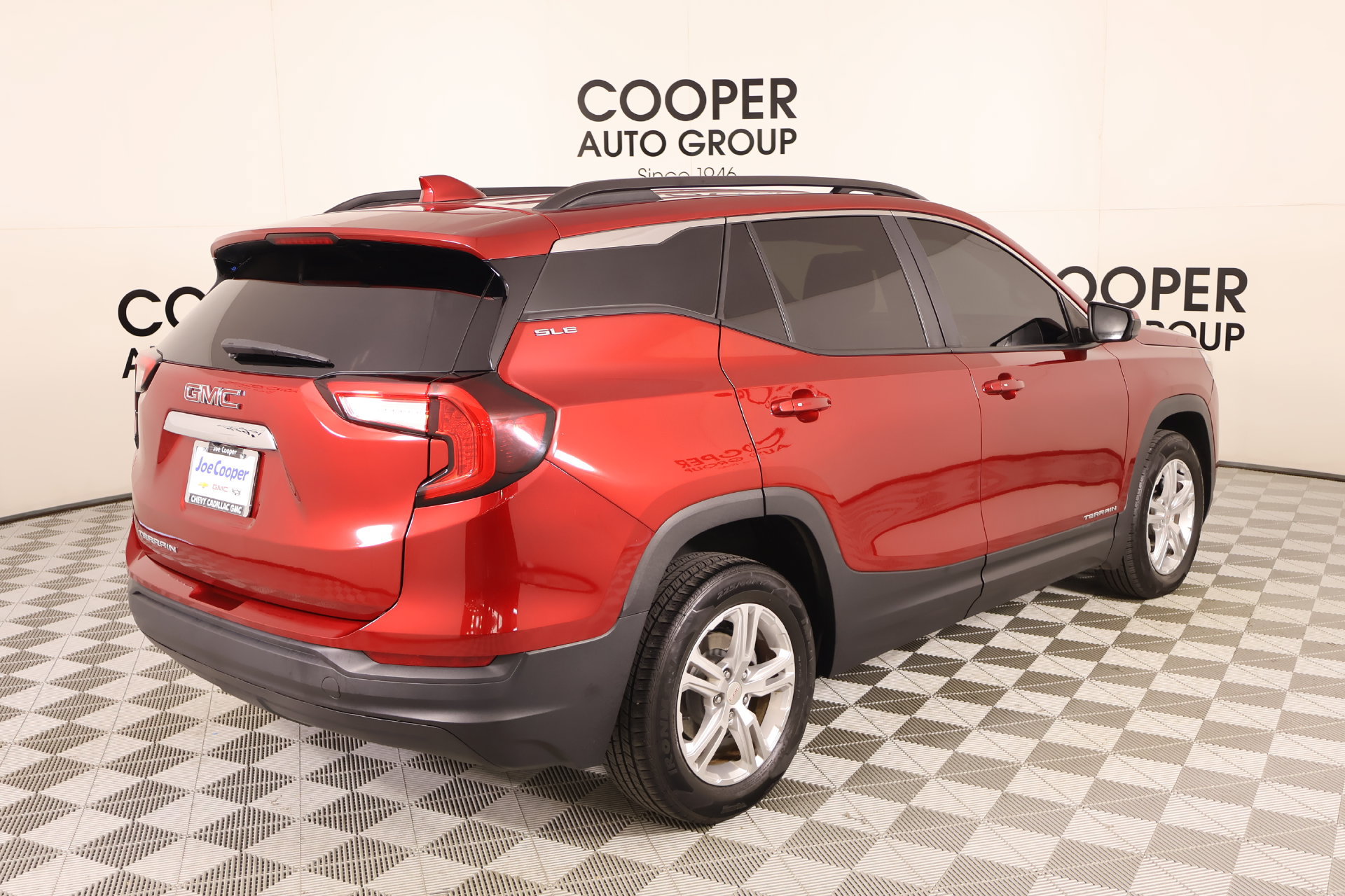 Used 2023 GMC Terrain SLE w/ Driver Convenience Package FWD image 20