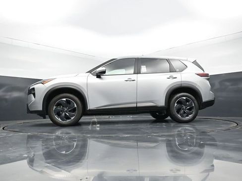 Used 2025 Nissan Rogue SV AWD/4WD image 49