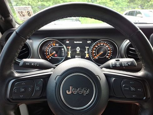 Used 2022 Jeep Wrangler Unlimited Sport AWD/4WD image 19