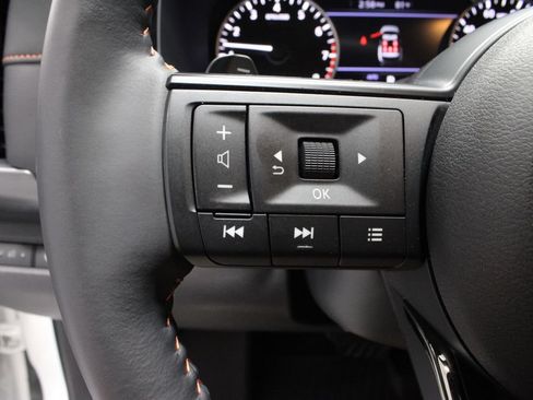 Used 2025 Nissan Pathfinder Rock Creek AWD/4WD image 28