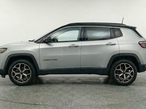 Used 2025 Jeep Compass Limited AWD/4WD image 5