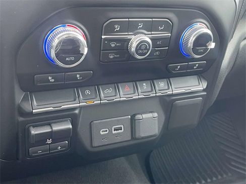 Used 2022 GMC Sierra 1500 SLE image 19