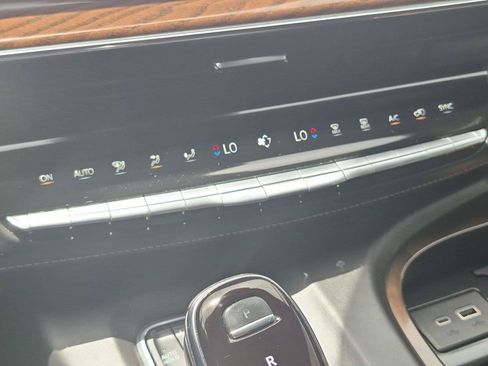 Used 2023 Cadillac Escalade Sport Platinum w/ Heavy-Duty Trailer Package AWD/4WD image 21