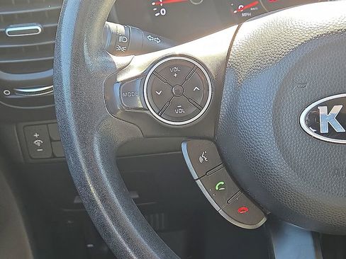 Used 2016 Kia Soul image 17
