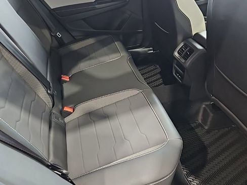 New 2026 Volkswagen Taos SE image 17