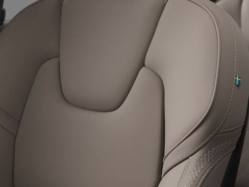 New 2026 Volvo XC90 B6 Plus w/ Protection Package Premier image 11