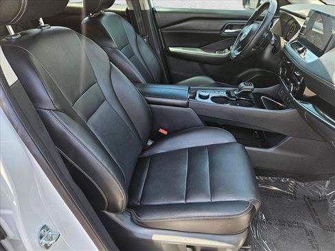 Used 2024 Nissan Rogue SL AWD/4WD image 22