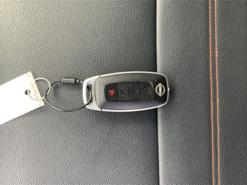 Used 2024 Nissan Kicks SR w/ SR Premium Package FWD image 34