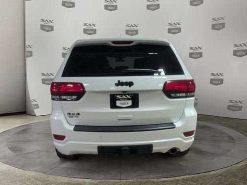Used 2021 Jeep Grand Cherokee Laredo X AWD/4WD image 4