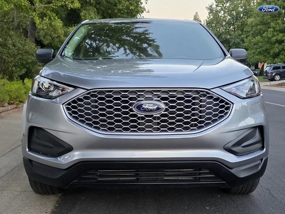 Used 2024 Ford Edge SE AWD/4WD image 3