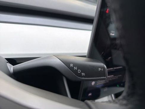 Used 2020 Tesla Model Y Long Range image 19