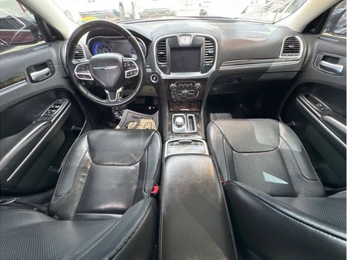 Used 2017 Chrysler 300 C w/ Safetytec Plus Group RWD image 40