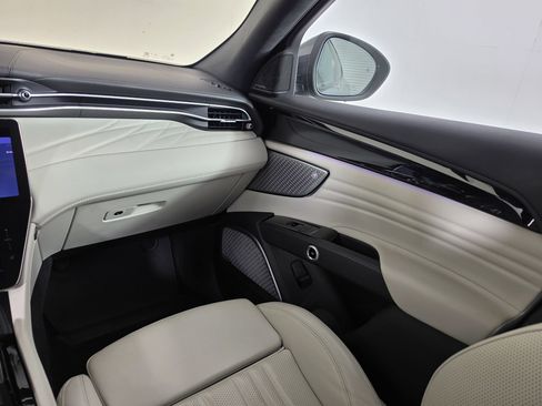 Used 2023 Maserati Grecale Modena AWD/4WD image 19