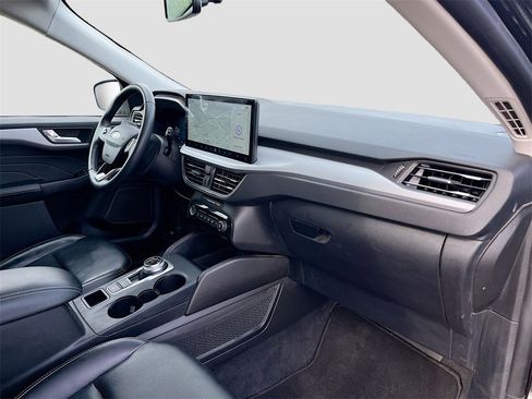 Used 2023 Ford Escape Platinum image 29