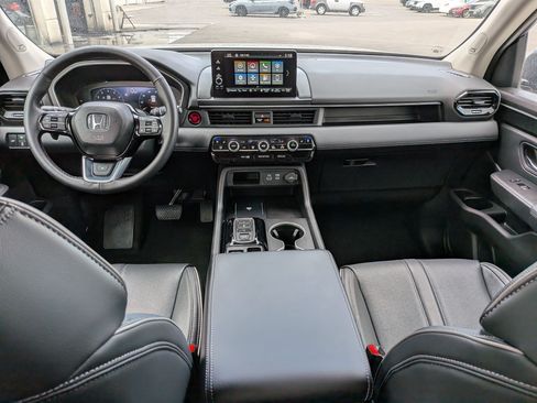 Certified 2025 Honda Pilot Elite image 28