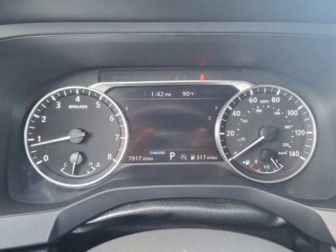 Used 2025 Nissan Pathfinder S FWD image 12