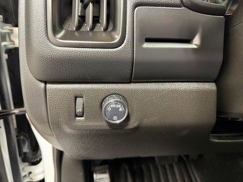 Used 2022 Chevrolet Colorado LT w/ Fleet Safety Package image 16