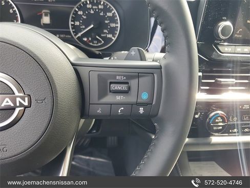 New 2025 Nissan Pathfinder SV image 16