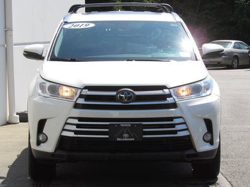 Certified 2019 Toyota Highlander XLE AWD/4WD image 3
