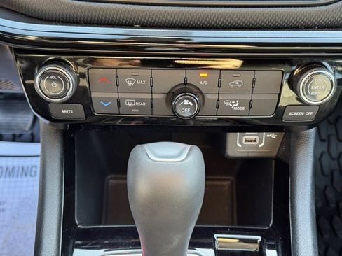 Certified 2024 Jeep Compass Latitude w/ Altitude Special Edition image 17