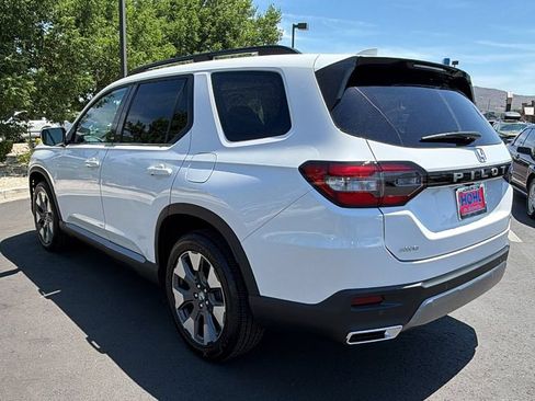 New 2026 Honda Pilot Touring image 5