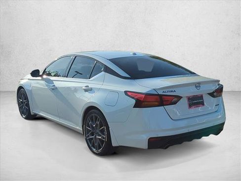 Used 2024 Nissan Altima 2.0 SR FWD image 5