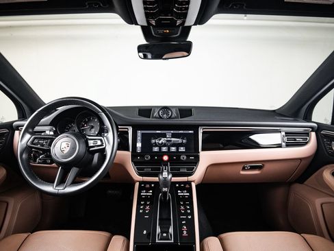 Certified 2023 Porsche Macan AWD/4WD image 25